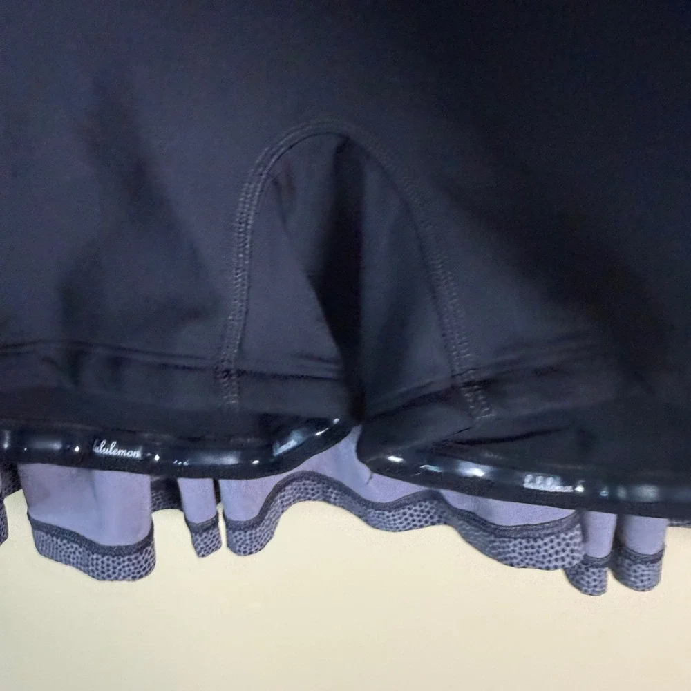 Lululemon Circuit Breaker Skirt II Women 6 Gray Dotted Pleated Tennis Pickleball